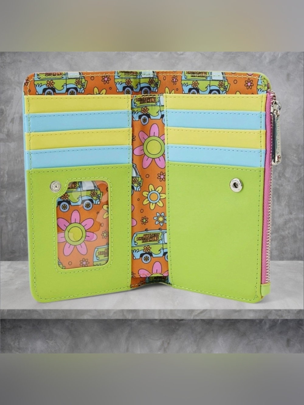 Loungefly Scooby Doo Psychedelic Monster Chase Glow Wallet - Picture 4 of 6